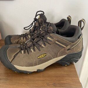 KEEN Men's Brown and Black Athletic Shoes